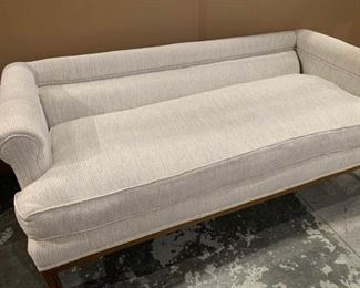 Vintage sofa #two https://ctbids.com/#!/description/share/186817