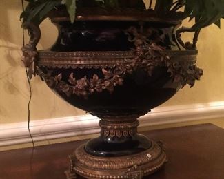 Cobalt urn