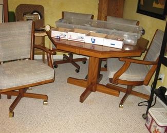 Oak octagon table with 4 nice upholstered chairs
