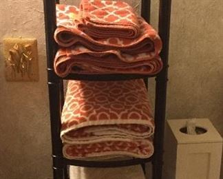 Towels & Shelving