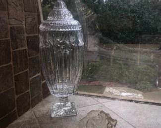 GLASS VASE