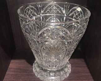 GLASS VASE