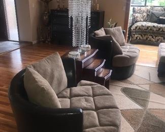 PAIR OF OVERSIZED ROUND CHAIRS