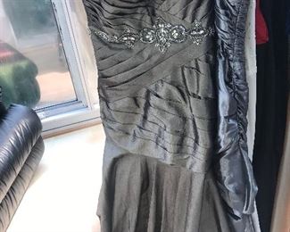 LARGE, EXTRA LARGE WOMEN’S CLOTHING