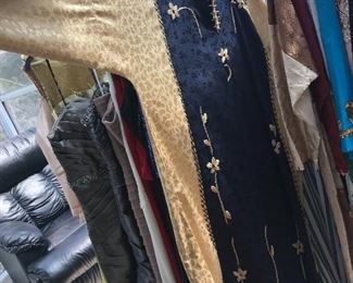 LARGE, EXTRA LARGE WOMEN’S CLOTHING