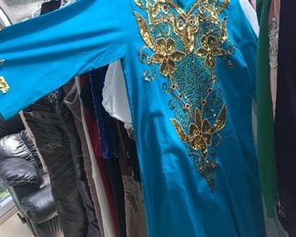 LARGE, EXTRA LARGE WOMEN’S CLOTHING