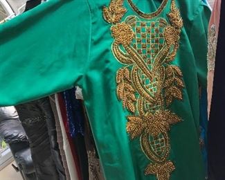 LARGE, EXTRA LARGE WOMEN’S CLOTHING