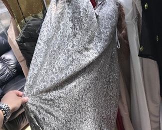 LARGE, EXTRA LARGE WOMEN’S CLOTHING