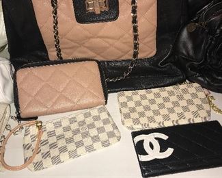 WOMEN’S HANDBAGS