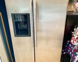 GE REFRIGERATOR