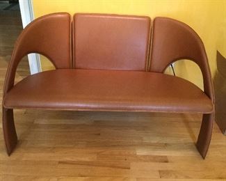MADE IN ITALY - LEATHER SETTEE/BENCH 