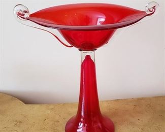 ART GLASS RED PEDESTAL BOWL 