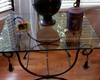 GLASS TOP END TABLE W/IRON CURVED LEGS