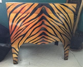 TIGER PRINT TABLE/CHEST W/STORAGE
