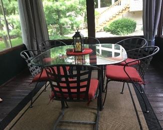 Very nice 6 chair patio set.