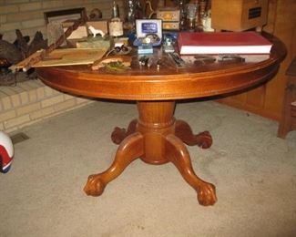 oak table with one leaf