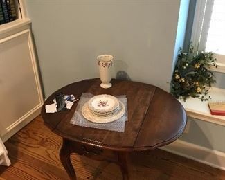 Dropleaf Victorian table