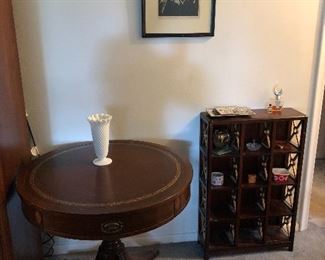 MANY SIDE TABLES, ACCENT TABLES