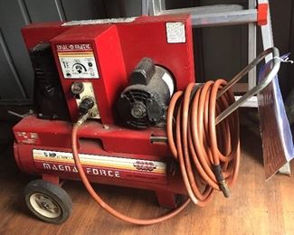 SCM electric air compressor - 3/4 hp, 3.1 SCFM @ 40 PSI.