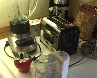 Hamilton Beach blender, Black & Decker chopper, Bella K-cup coffee maker, toaster, New Orleans cookbook