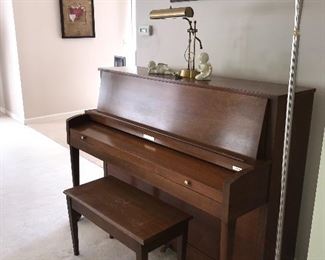 BALDWIN UPRIGHT PIANO
57” LENGTH x 25”DEEP x 44” HEIGHT