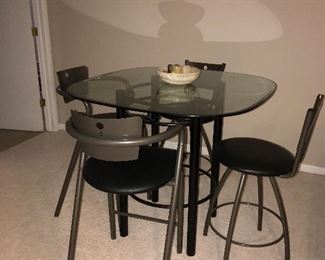 ROUND GLASS TOP DINING TABLE W/4CHAIRS