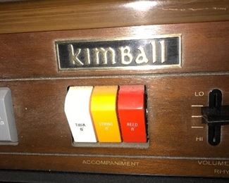 KIMBALL PERFORMER THE ENTERTAINER ORGAN
43” LENGTH x 22” DEPTH x 38.5” HEIGHT