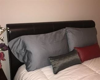 FULL SIZE BED WITH MATTRESS