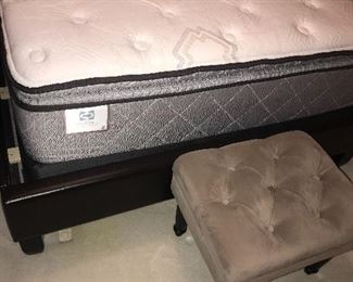 FULL SIZE BED WITH MATTRESS