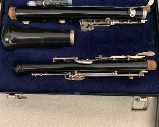 THE SELMER COMPANY CLARINET WITH HARD CASE
