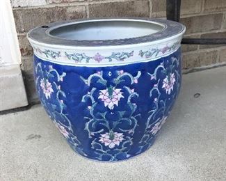 LARGE FLOWER POT
