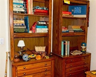 Bookcase / Cabinets