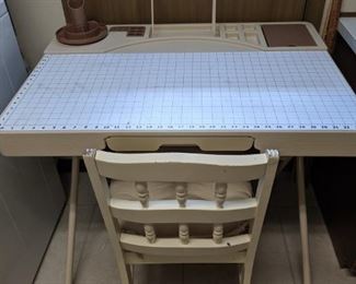 Crafting, Sewing Table