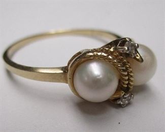 gold and pearl ring