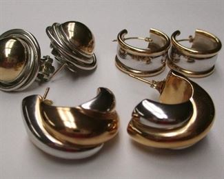 Hollow gold earrings