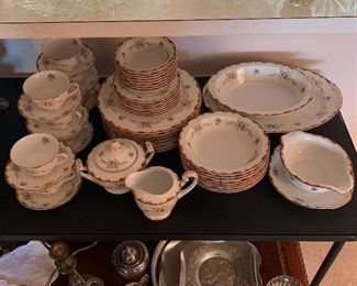 Wembley by Harmony House china service for 8