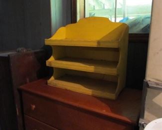 Nice yellow shelf
