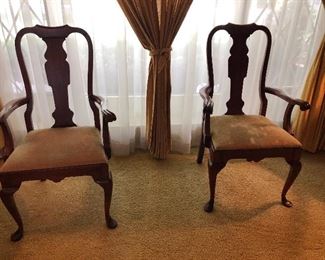 2 armchairs to the magnificent dining table