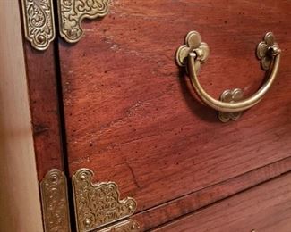 Detail of queen three-piece bedroom set