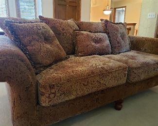 Fabulous traditional sofa, in excellent condition
