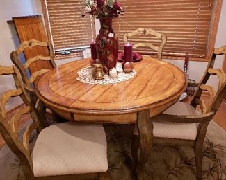 Beautiful French Country kitchen table, with leaf