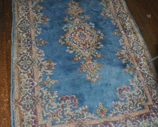 Lovely area rug, 6’4” x 4’