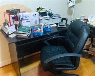 Desk/Desk Chair 