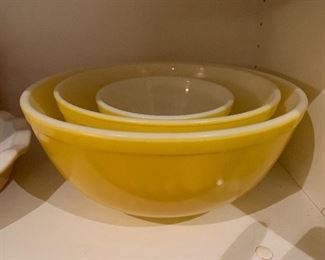Pyrex bowls