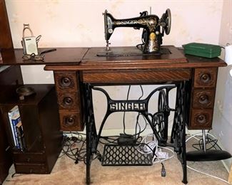 Antique Singer sewing machine table (all original pamphlets included)