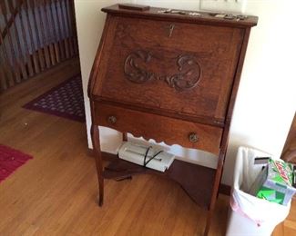 ANTIQUE OAK DROP LEAF DESK