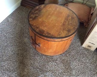 ANTIQUE BAND BOX