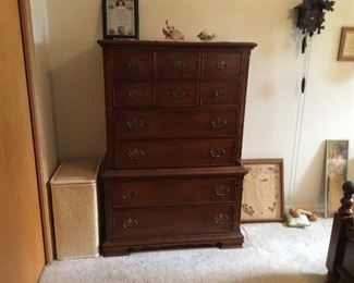 VINTAGE DRESSER