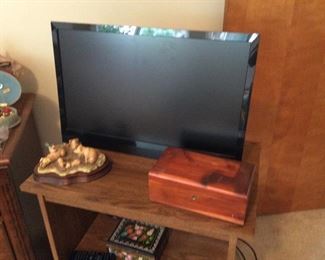 FLAT SCREEN TV