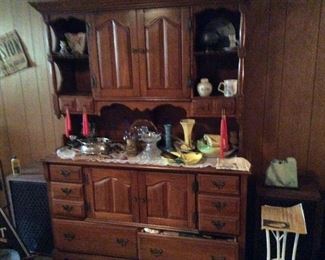 SOLID WOOD HUTCH